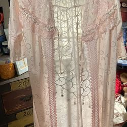 SHEER PINK ROBE NEW NEVER WORE SIZE LARGE SMOKE FREE