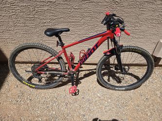 Medium Giant Talon 29 1x9 gears mountain bikes