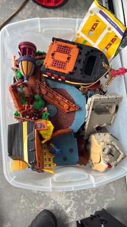 Imaginext Castle & Pirates Ship pieces