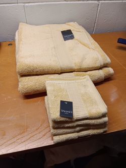 Tahari 100% Egyptian Cotton yellow