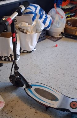 Razor electric scooter