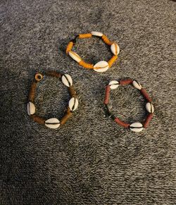 3x Bracelets