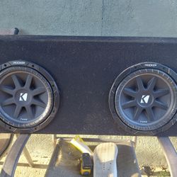 2 10' Kicker SUBWOOFER 