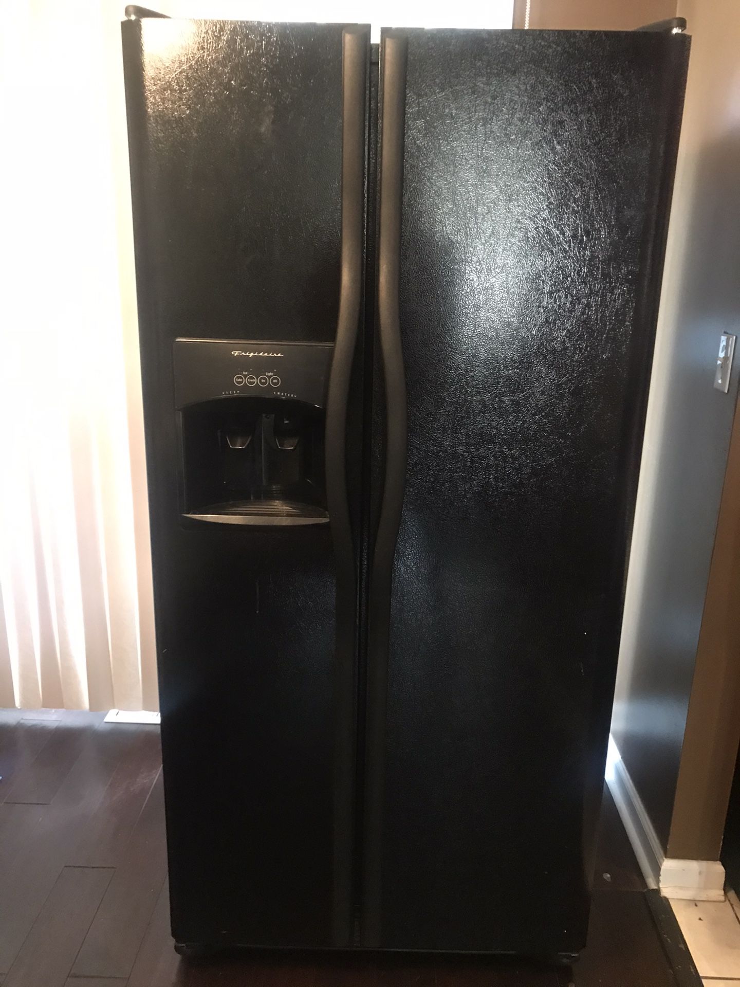 Nice refrigerator for sale for parts.