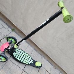 Y Glider Deluxe Scooter