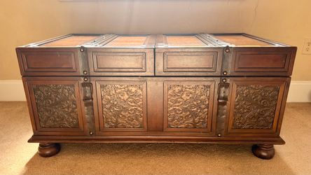 Ashley Furniture Vintage Style Storage Chest