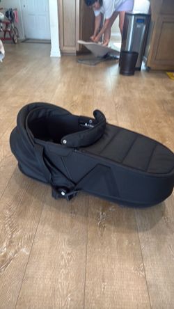 Yo-yo bassinet