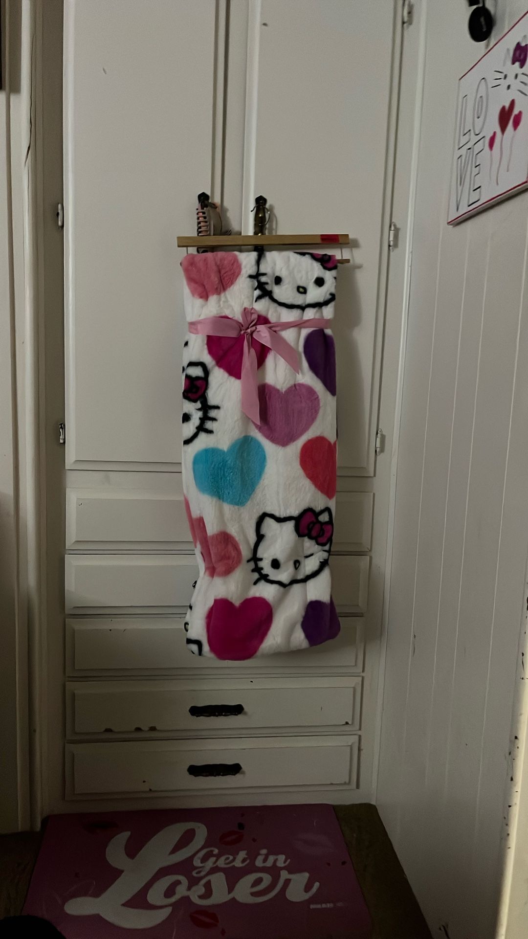 Hello Kitty Faux Fur Heart Blanket
