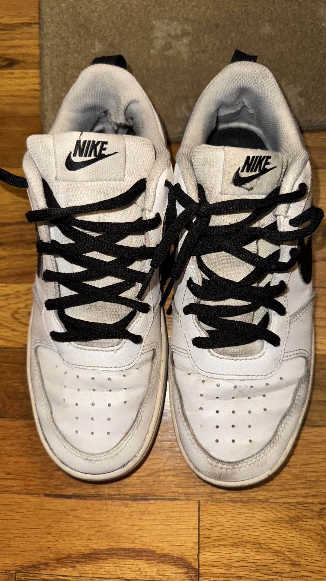 White Nike Dunks