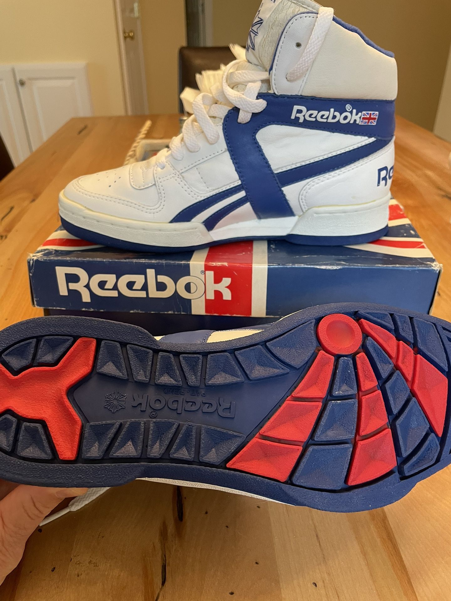 Reebok BB5600 Basketball Shoes White/Blue