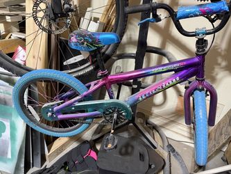 Girls 18” genesis 18 illusion bike