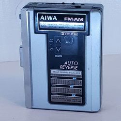 AIWA HS-T360 FM/AM Tape Powers On Tape Player Works Head Phone Jack Needs Repair