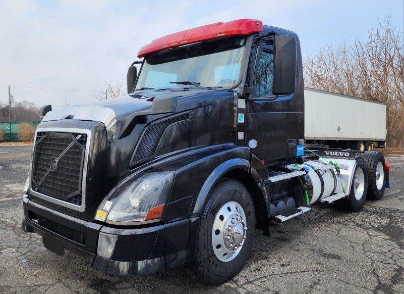 2013 VOLVO VNL 64T300