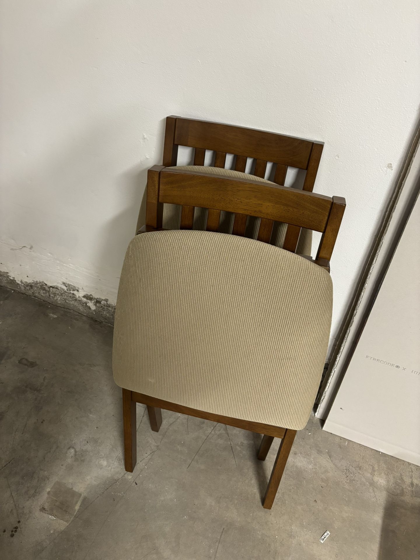 Foldable chairs