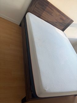 Bed frame + queen mattress