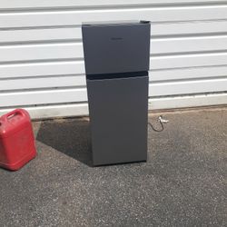 Hisense Mini Refrigerator 