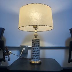 Vintage lamp👍 in excellent condition