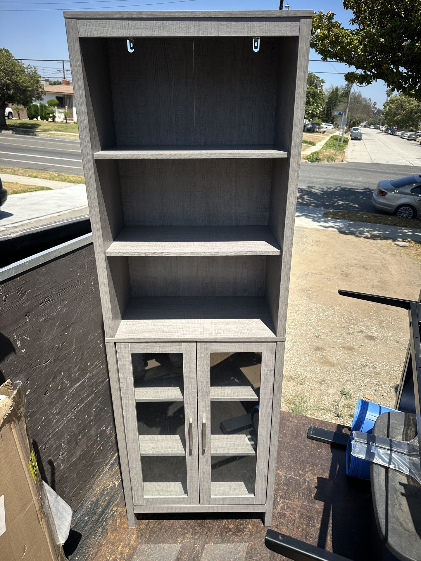 KLEANKIN DISPLAY/BOOK SHELVING DIMENSIONS IN PICTURES
