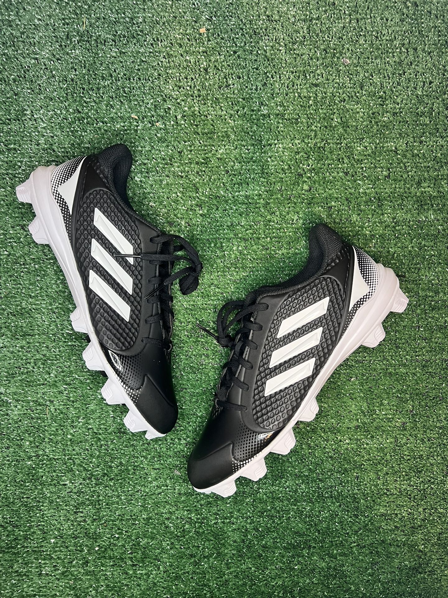 NEW Adidas PureHustle 2 MD Women’s Size 11.5 Men’s 10 H02350