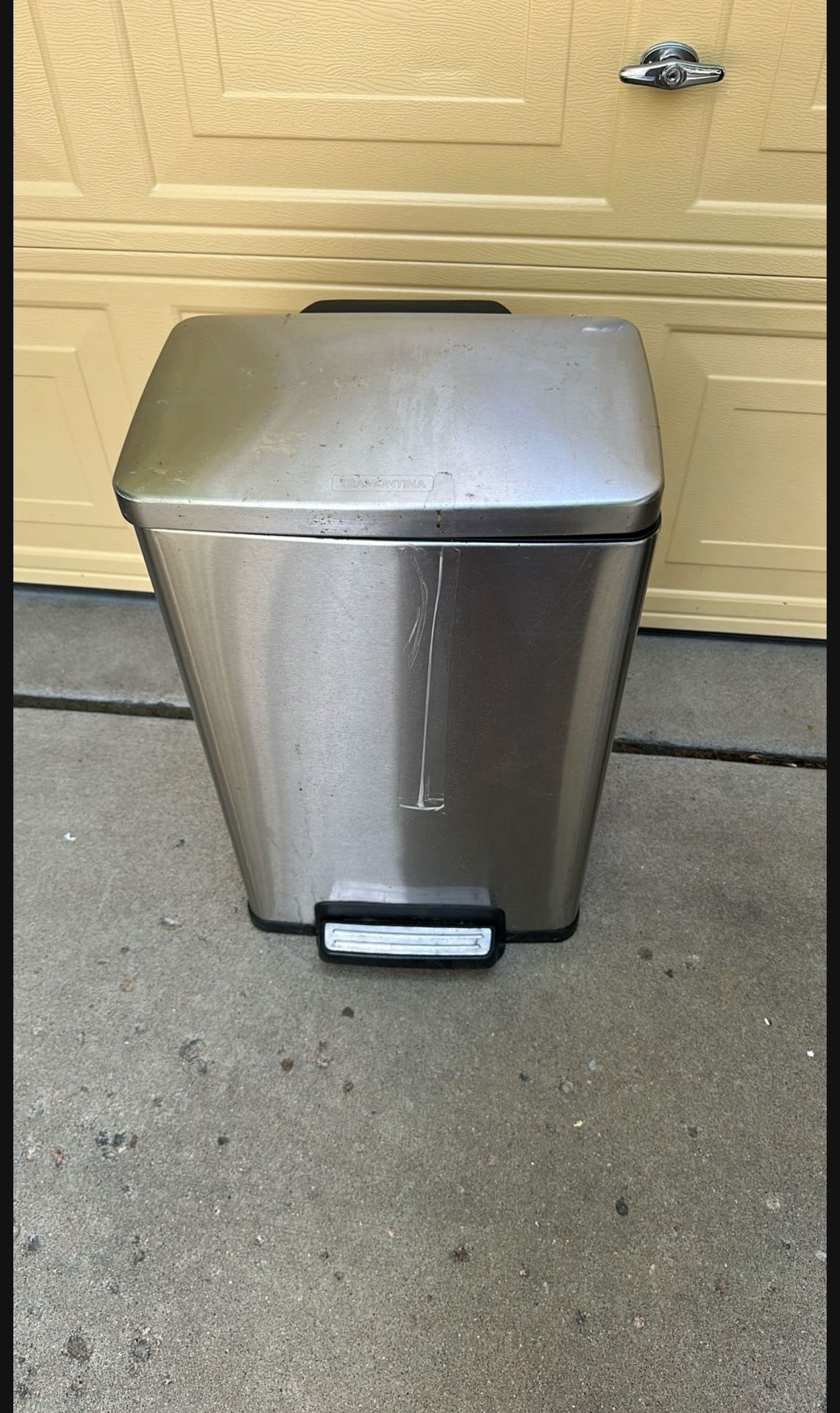 Trash Can 