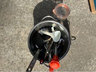 Crock Pot w/ Various Kitchen Utensils