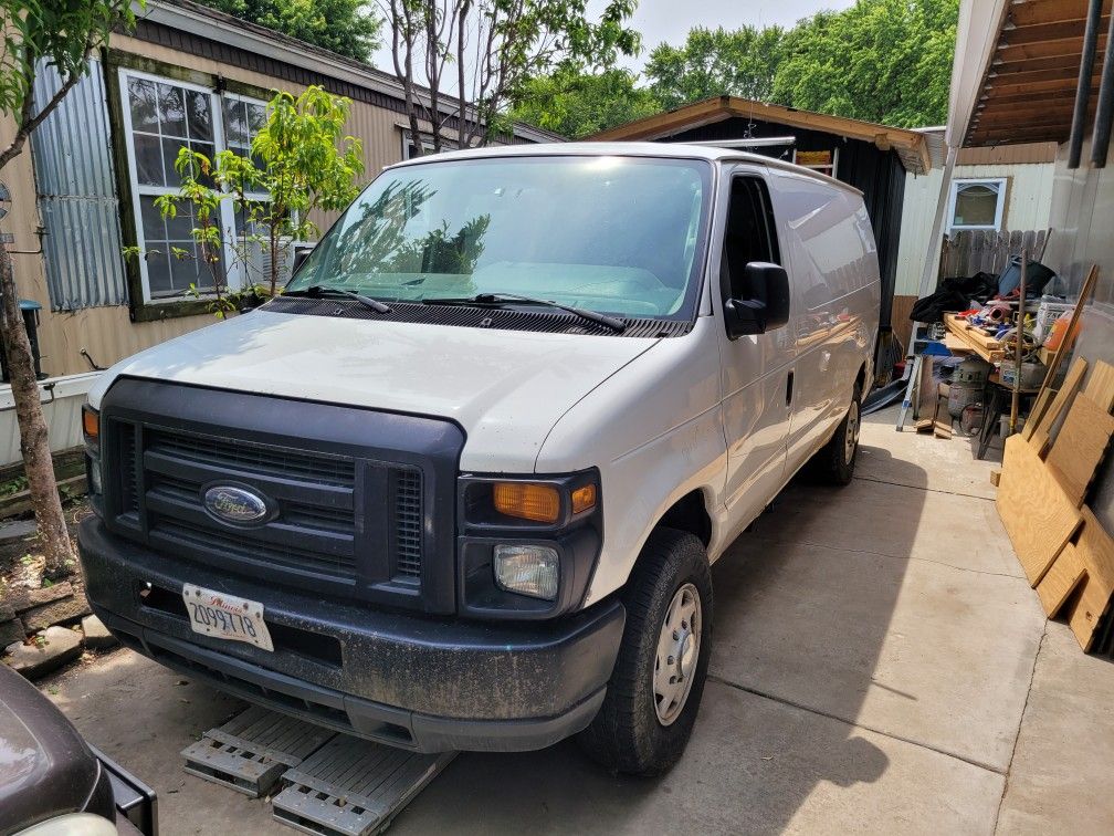 2013 Ford E-150