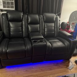 Couch (reclines)
