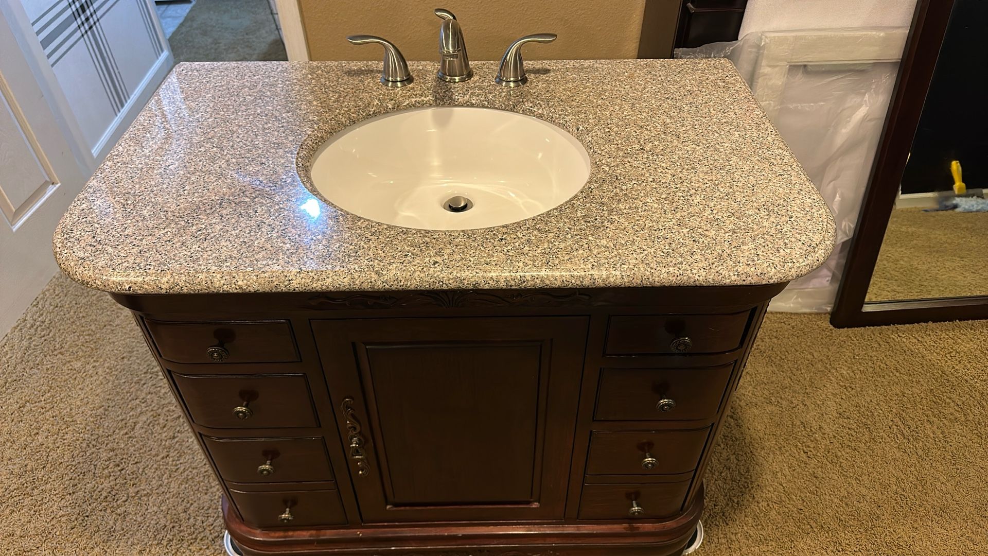 42” Inch Bathroom Vanity With Granite Top. Six Drawers Great Condition.
