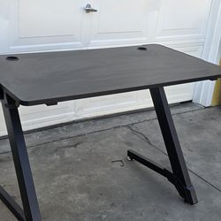Gaming computer desk $50