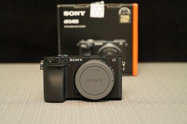 a6400 Mirrorless with 16-50mm f/3.5-5.6 II Lens