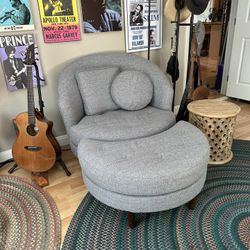 Super stylee chair & ottoman 