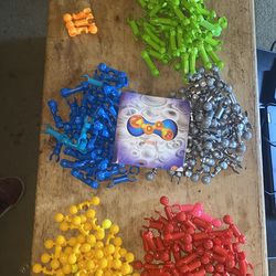 Assortment of Zoobs (279 pieces)