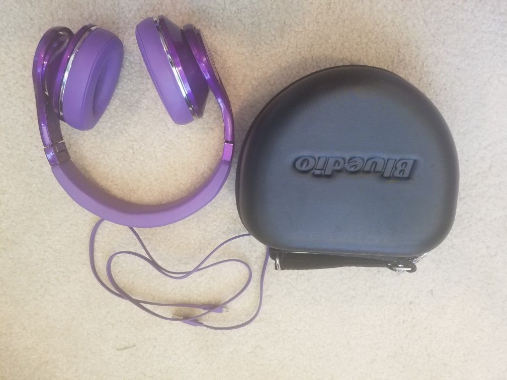 Rad pair of purple Bluedio (UFO) wireless bluetooth headphones. Almost brand new.