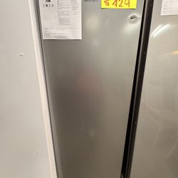 Stand Up Freezer / Refrigerator 