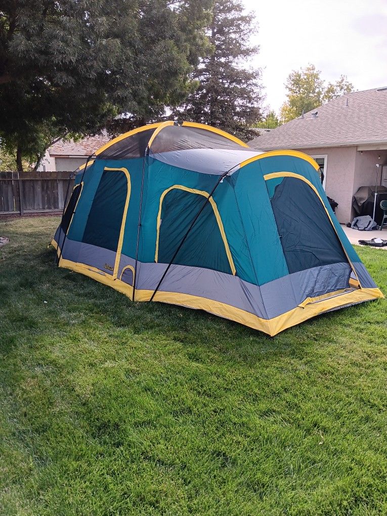 Cabela's 3 Room Tent Model# 35996RCAB.1