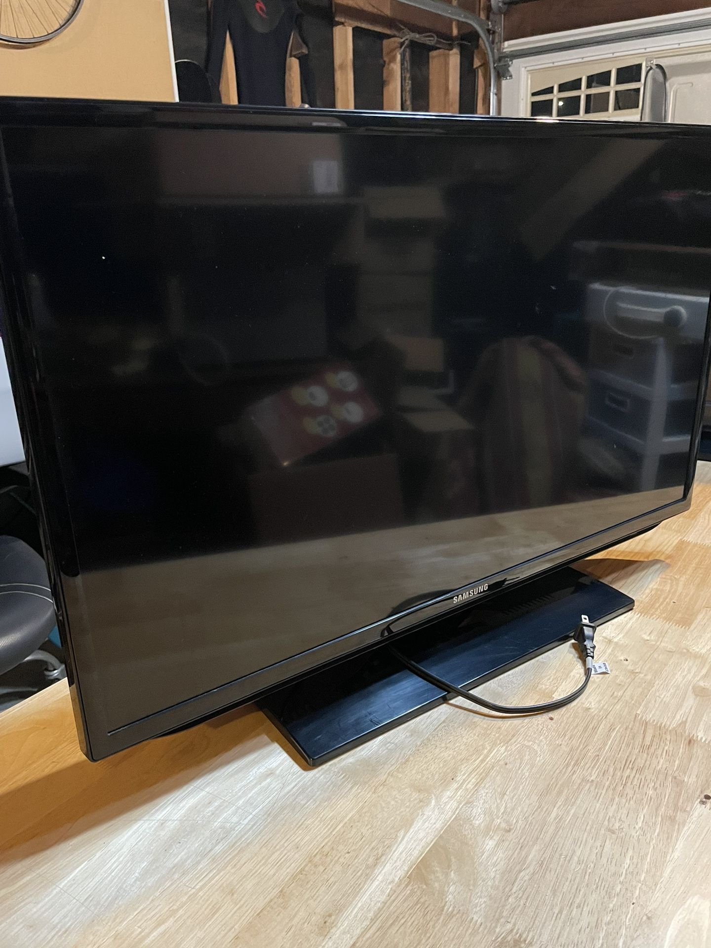 Samsung 32 Inch LED TV