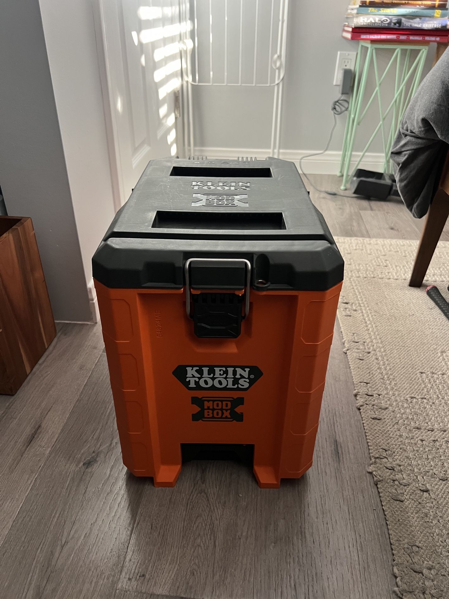 Klein Mod Box