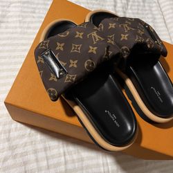 Lv Pillow Slides Original 