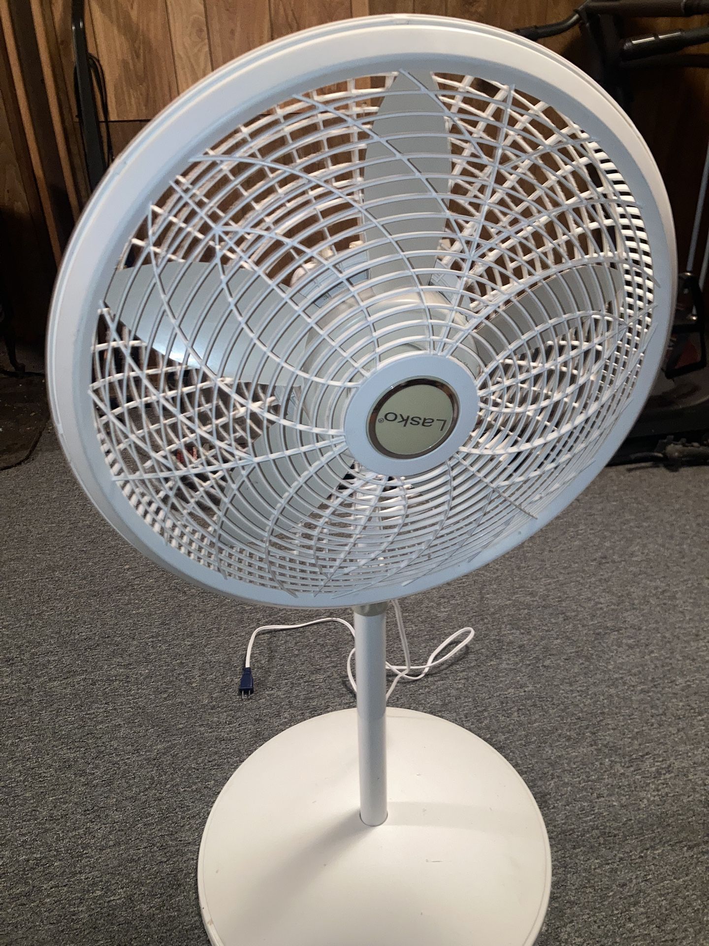 Lasko 20” Oscillating Pedestal 3 Speed Fan