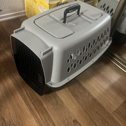 Cat/dog crate 
