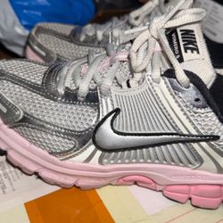 Nike Vomero 5 