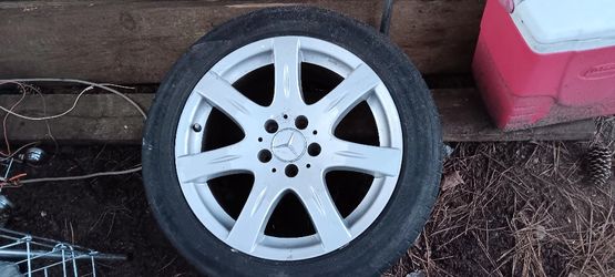 06-09. 17 Inch Mercedes Aluminum Rim