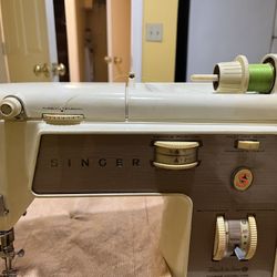 Singer Sewing Machine 