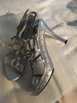 Zapatos talla 7 gris