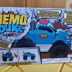 Demo Duke Crashing and Transforming Vehicle with Over 100 Sounds and Phrases