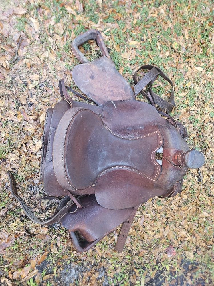 Full Size Leather Horse Saddle