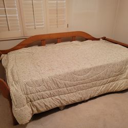 Trundle Bed with Twin Mattress 