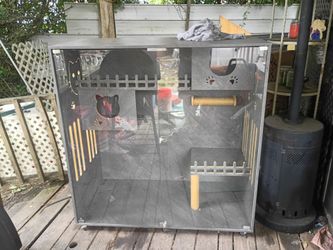Big cat house enclosure