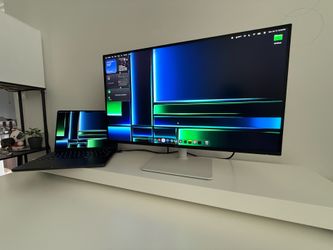 27” DELL 4K 120HZ Monitor