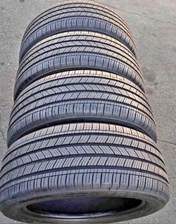 235/55/19 Michelin vendo un set de llantas usadas excelente condiciones de vida las 4 ✅🤩I am selling a set of used tires, all 4 in excellent living c